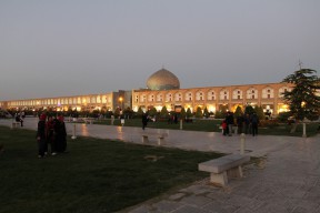 Naqsh-e Jahan Square, Lotfollah Mosque