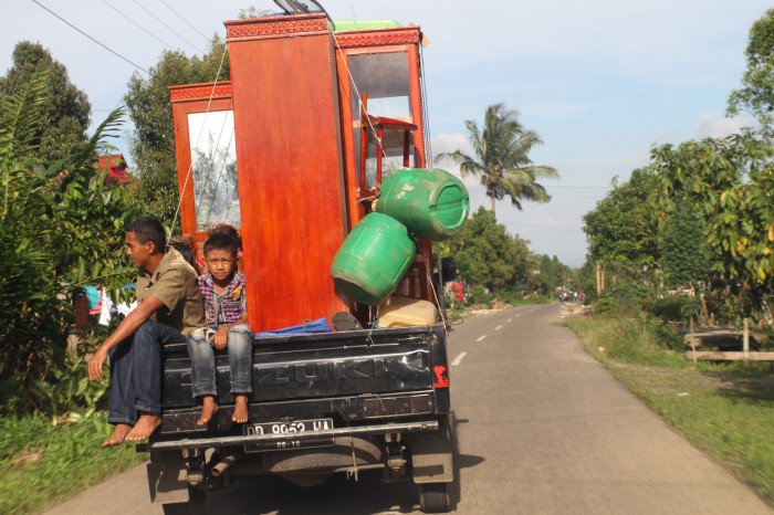 Moving family, Sulawesi